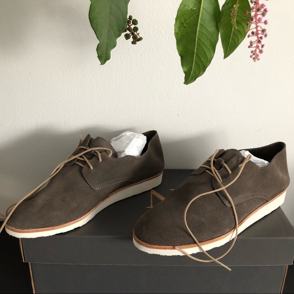 Nisolo Travel Derby in slate grey